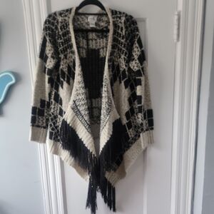 Chic Black and Cream Geometric Fringe Cardigan